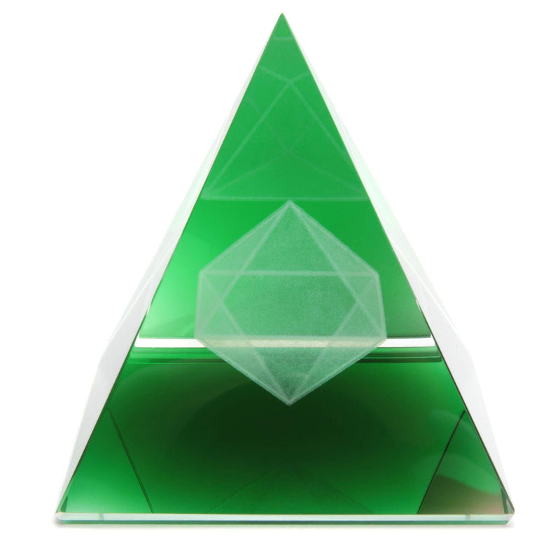 Linda Giese Deko Neuzeit Pyramide Metatronkristall